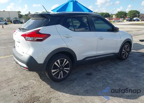 2018 Nissan Kicks Sr из США, поврежденный, VIN 3N1CP5CU3JL535688